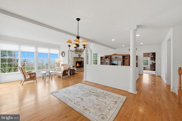 2 LIMNER CT, West Chester, PA 19382