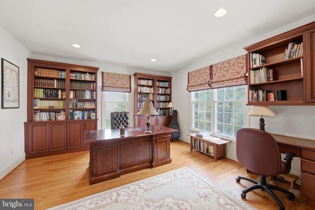 2 LIMNER CT, West Chester, PA 19382