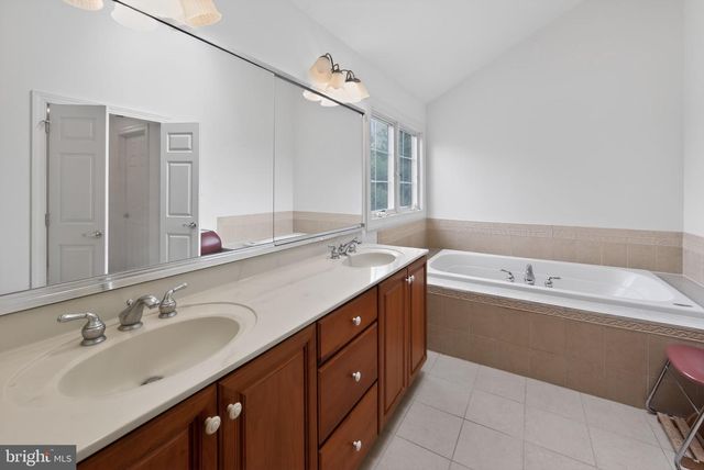 2 LIMNER CT, West Chester, PA 19382