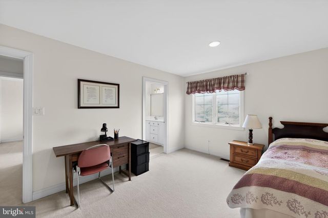 2 LIMNER CT, West Chester, PA 19382