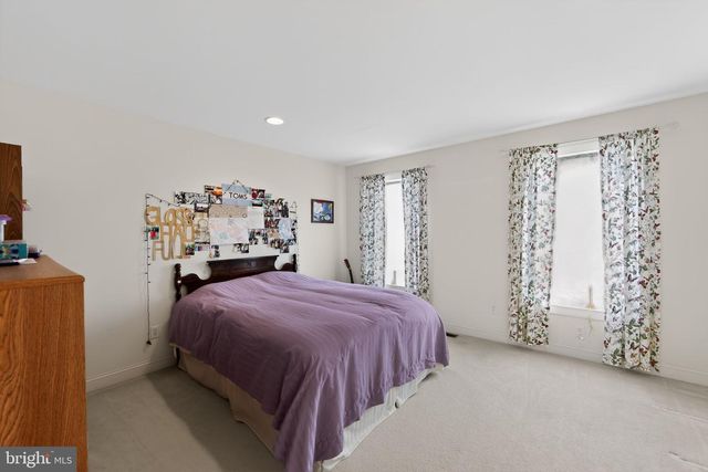 2 LIMNER CT, West Chester, PA 19382