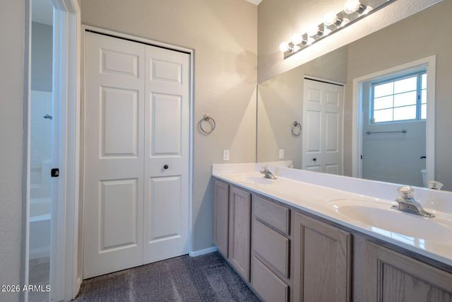1633 E LAKESIDE Drive 109, Gilbert, AZ 85234