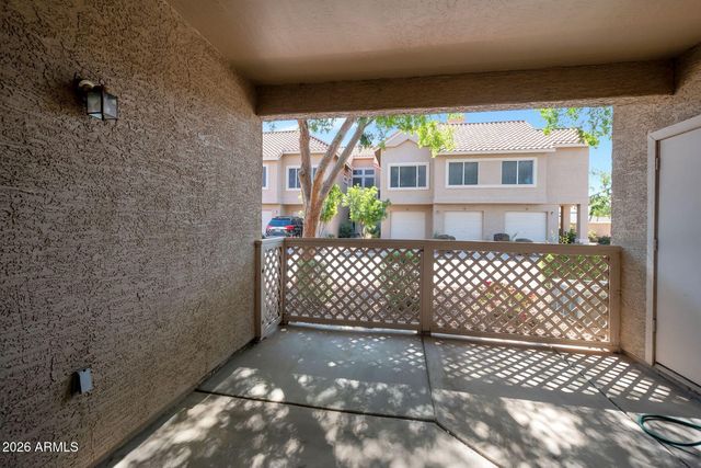 1633 E LAKESIDE Drive 109, Gilbert, AZ 85234