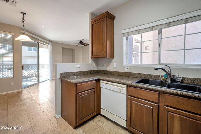 1633 E LAKESIDE Drive 109, Gilbert, AZ 85234