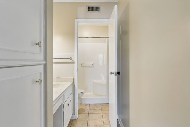 200 Sanders Ferry Rd Apt 1210, Hendersonville, TN 37075