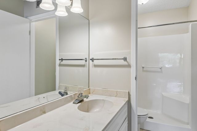200 Sanders Ferry Rd Apt 1210, Hendersonville, TN 37075