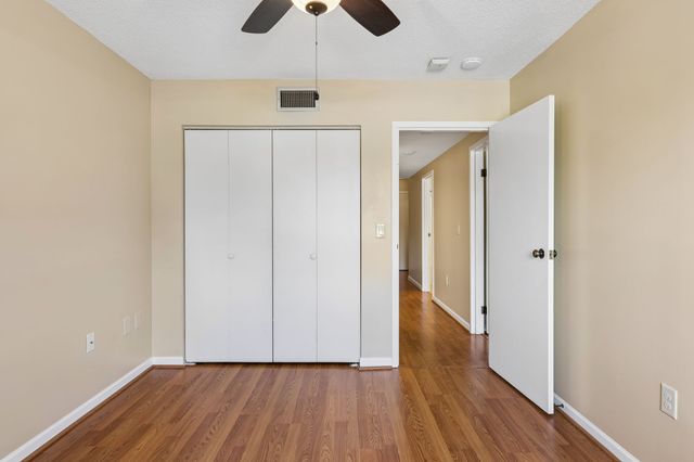 200 Sanders Ferry Rd Apt 1210, Hendersonville, TN 37075