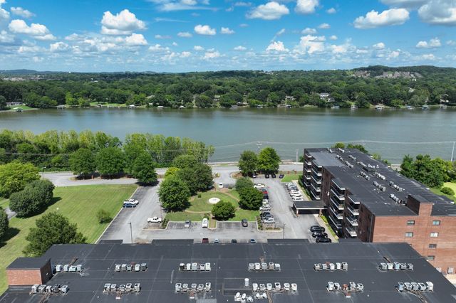 200 Sanders Ferry Rd Apt 1210, Hendersonville, TN 37075