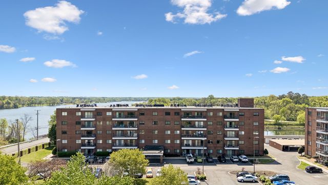 200 Sanders Ferry Rd Apt 1210, Hendersonville, TN 37075