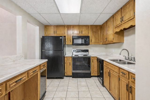 200 Sanders Ferry Rd Apt 1210, Hendersonville, TN 37075