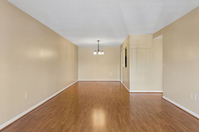 200 Sanders Ferry Rd Apt 1210, Hendersonville, TN 37075