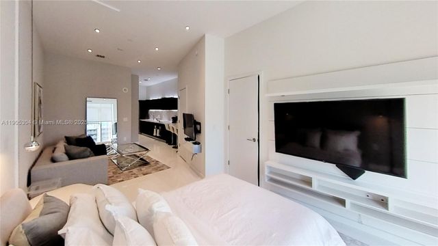 851 NE 1st Ave 508, Miami, FL 33132