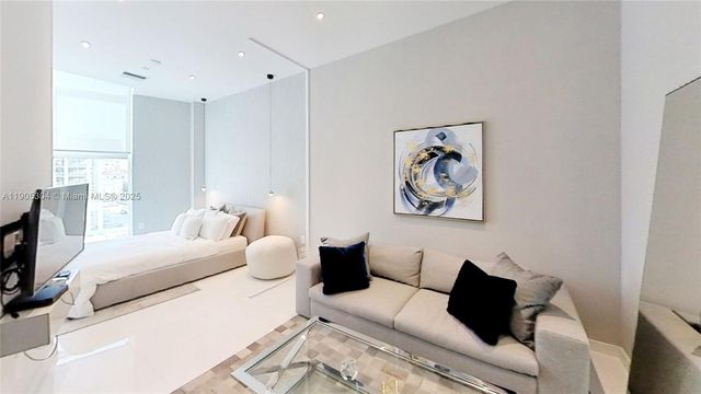 851 NE 1st Ave 508, Miami, FL 33132