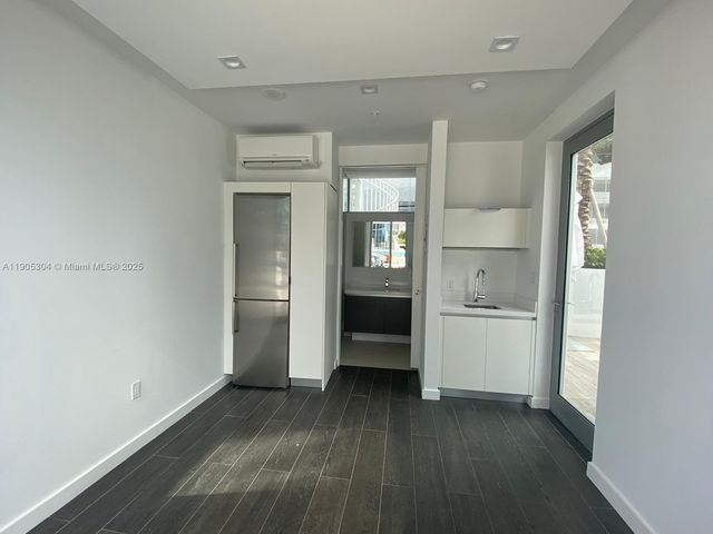 851 NE 1st Ave 508, Miami, FL 33132