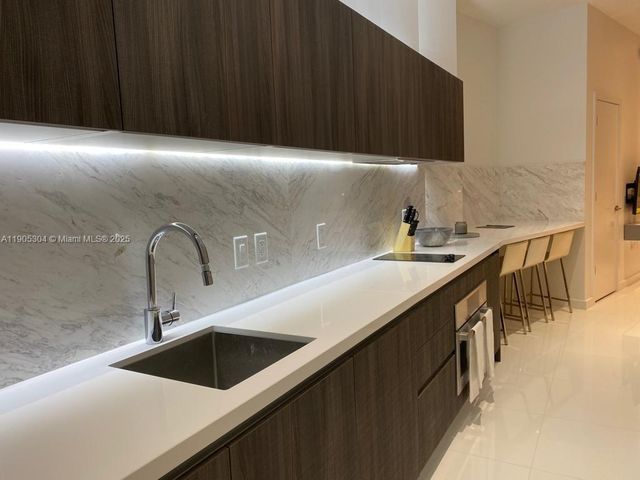 851 NE 1st Ave 508, Miami, FL 33132