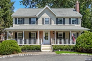 124 Old Tappan Road, Old Tappan, NJ 07675