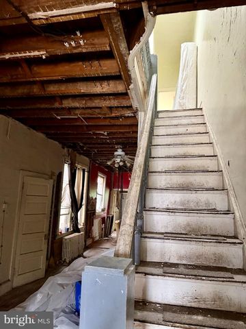 2423 W HAGERT ST, Philadelphia, PA 19132
