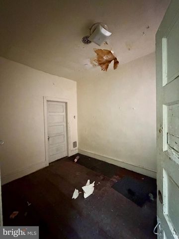 2423 W HAGERT ST, Philadelphia, PA 19132