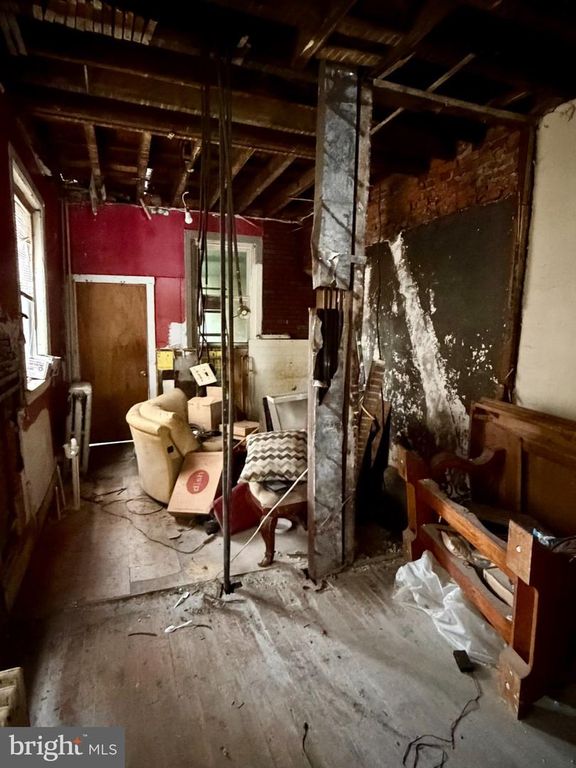 2423 W HAGERT ST, PHILADELPHIA, PA 19132 — photo 5
