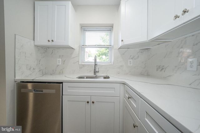 71 BARKER AVE, Sharon Hill, PA 19079