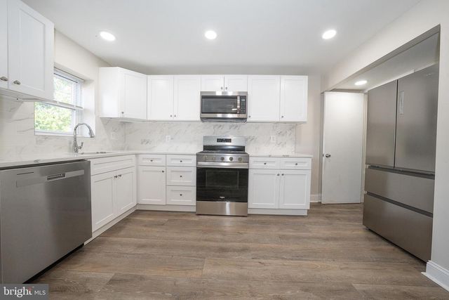 71 BARKER AVE, Sharon Hill, PA 19079