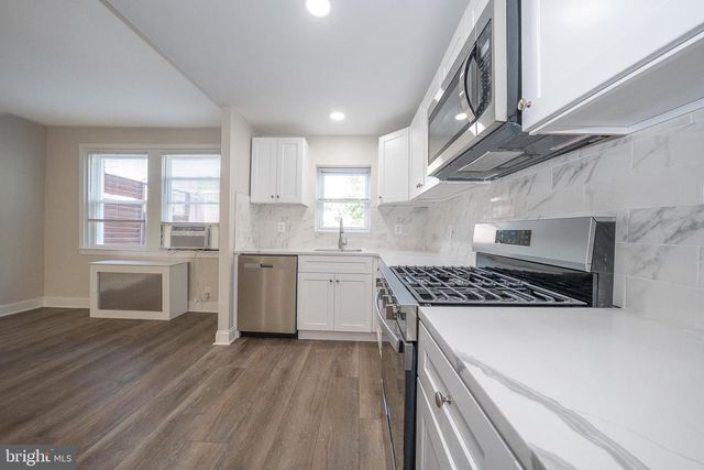 71 BARKER AVE, Sharon Hill, PA 19079