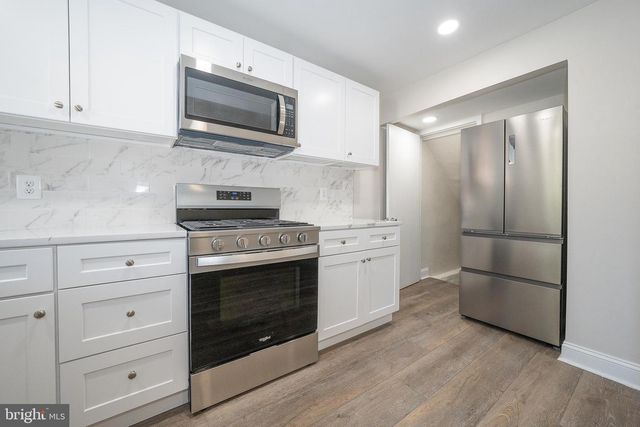 71 BARKER AVE, Sharon Hill, PA 19079