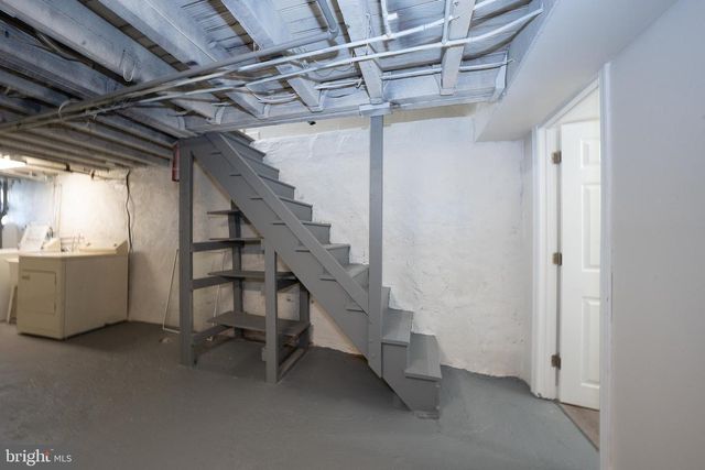 71 BARKER AVE, Sharon Hill, PA 19079