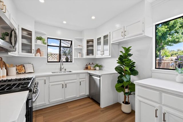 1355 Sierra Street, Redwood City, CA 94061
