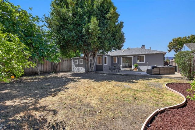 1355 Sierra Street, Redwood City, CA 94061