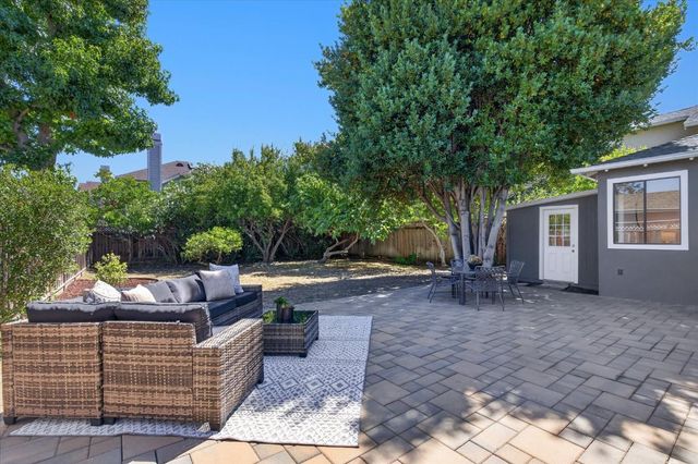 1355 Sierra Street, Redwood City, CA 94061