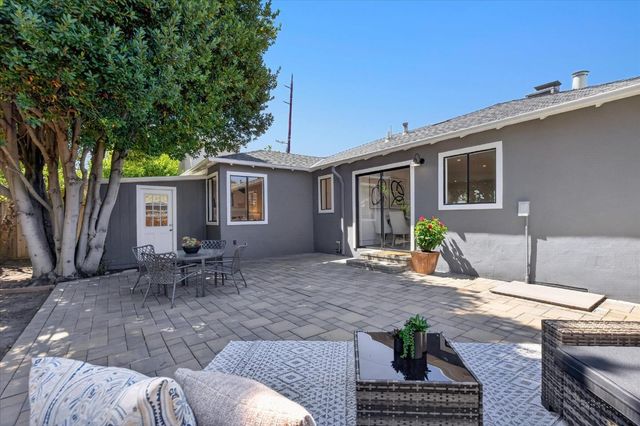 1355 Sierra Street, Redwood City, CA 94061