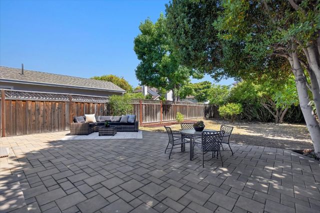1355 Sierra Street, Redwood City, CA 94061
