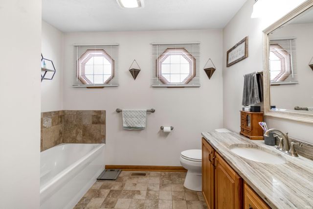 3300 E Indian Hill Drive, Muncie, IN 47302