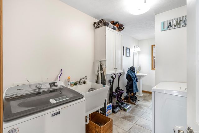 3300 E Indian Hill Drive, Muncie, IN 47302