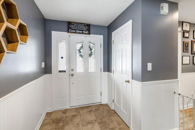 3300 E Indian Hill Drive, Muncie, IN 47302