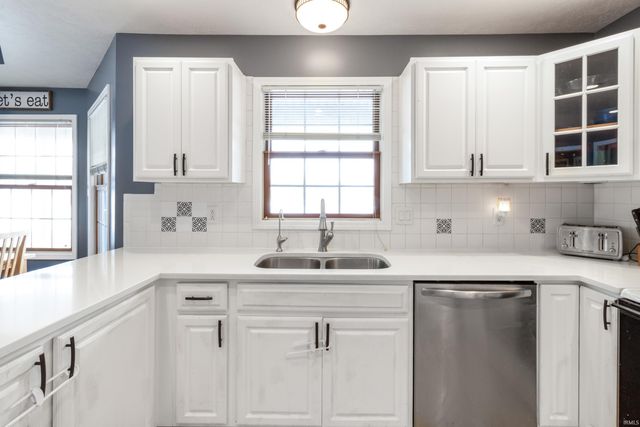 3300 E Indian Hill Drive, Muncie, IN 47302