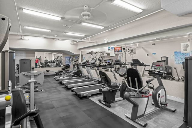 3871 Via Poinciana 104, Lake Worth, FL 33467