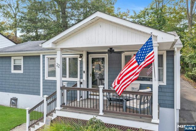 22 Bannehr Street, Oakland, NJ 07436