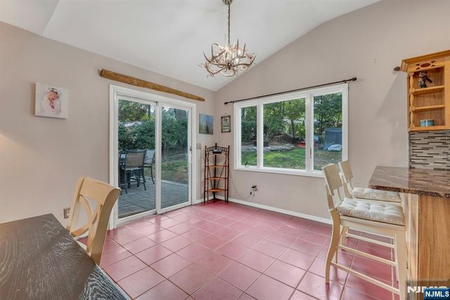 22 Bannehr Street, Oakland, NJ 07436