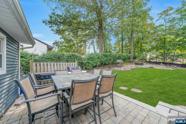 22 Bannehr Street, Oakland, NJ 07436