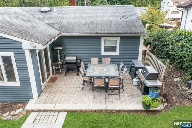 22 Bannehr Street, Oakland, NJ 07436