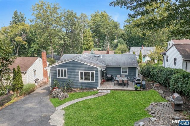 22 Bannehr Street, Oakland, NJ 07436