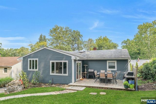 22 Bannehr Street, Oakland, NJ 07436