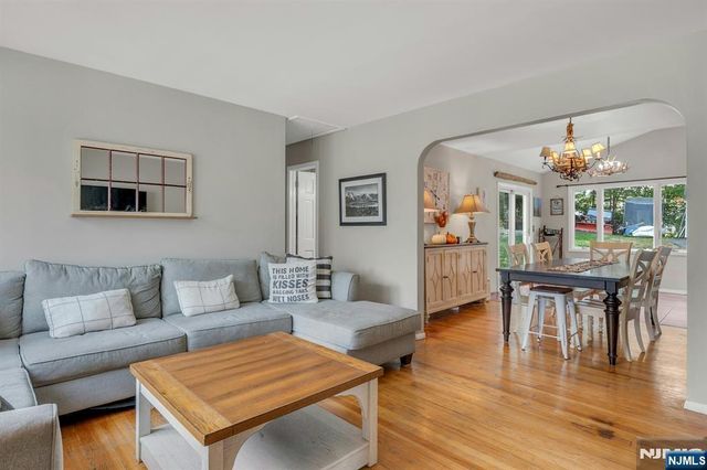 22 Bannehr Street, Oakland, NJ 07436