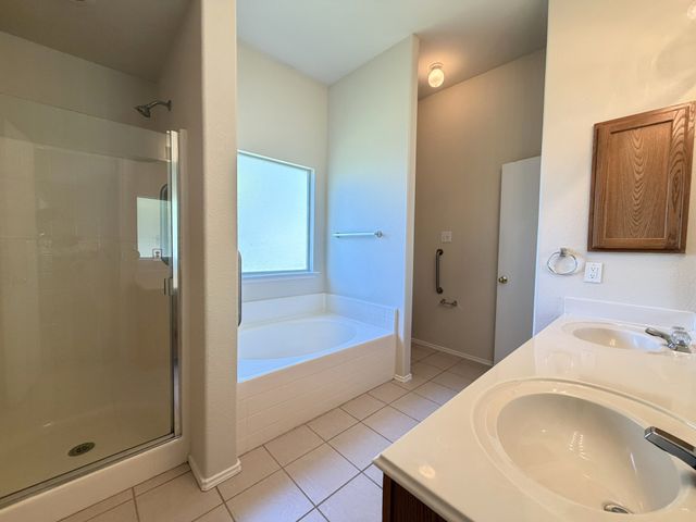 8513 Cactus Flower Drive, Fort Worth, TX 76131