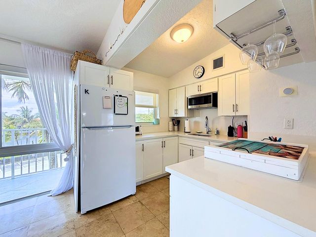1043 Hillsboro Mile Hillsboro Mile 19c, Hillsboro Beach, FL 33062