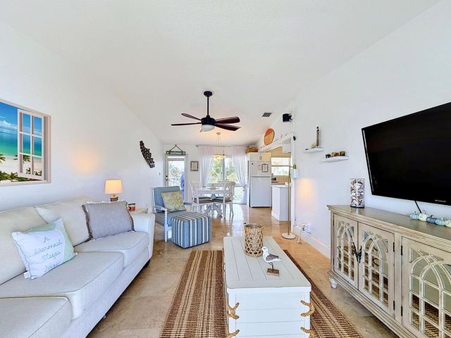 1043 Hillsboro Mile Hillsboro Mile 19c, Hillsboro Beach, FL 33062