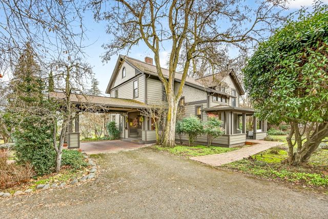 668 N Main Street, Ashland, OR 97520