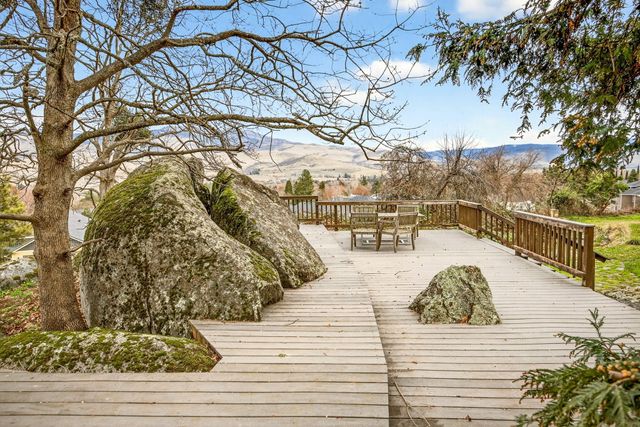 668 N Main Street, Ashland, OR 97520